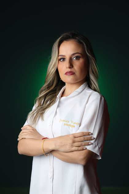 Jéssica Vasques em seu consultório